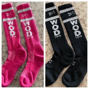 WOD Love knee high socks: hot pink & black